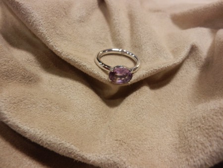 YZK.NO.1104-0747 Gerçek Ametist 925 ayar rodyumlu gümüş yüzük. FİYATI KDV dahil : 440 TL