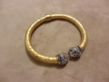 no.bil.0178-0134 Antik görünümlü bilezik.925 ay.gümüş,üzeri altın kaplama.Fiyatı :KDV dahil 385.- TL