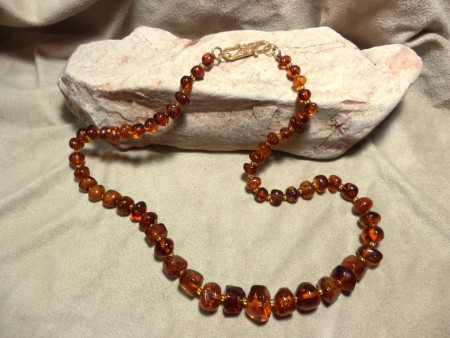 Resim 1 no.kol.1315-0999 Hakiki Kehribar kolye,925 ay.gümüş kilit.Fiyatı KDV dahil 290.- TL