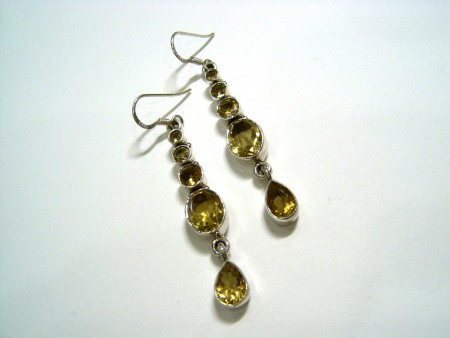 no.küp.0124-0080 Gerçek Sitrin taşlı küpe.Fiyatı KDV dahil 75.- TL