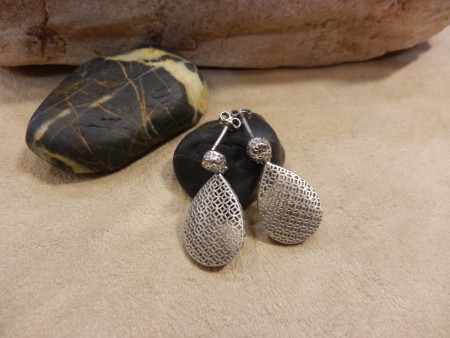 no.küp.0672-0530 Özel işçilikli 925 ayar gümüş küpe.Fiyatı KDV dahil 65.- TL