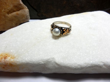 no.yzk.1537-1111 Gerçek incili el işi bronz ve gümüş yüzük.Fiyatı KDV dahil 65.- TL