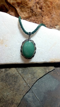 no.kol.1233-0917 Aventurin taşlı , el yapımı gümüş kolye. Fiyatı KDV dahil 165.- TL